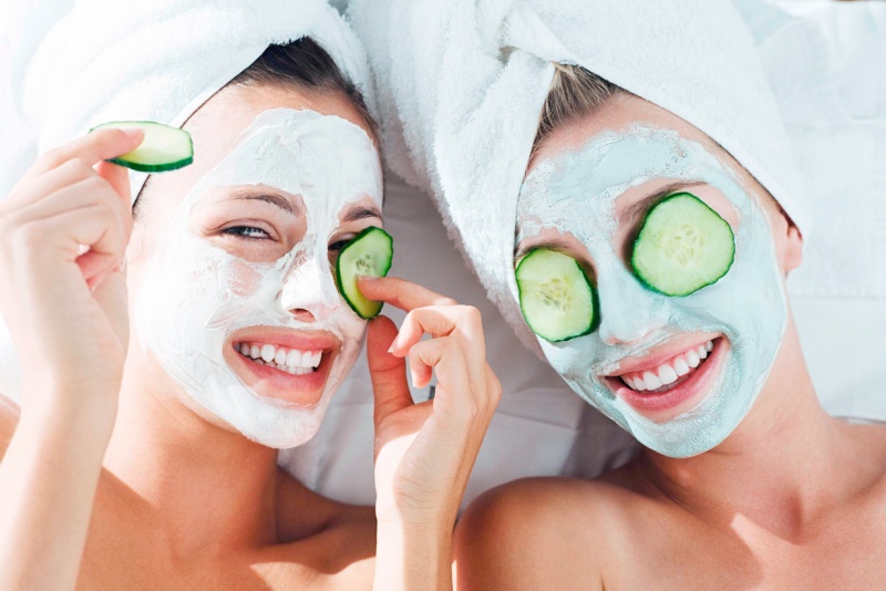 10 maschere viso fai da te per l’estate: idee fresche ed eco friendly
